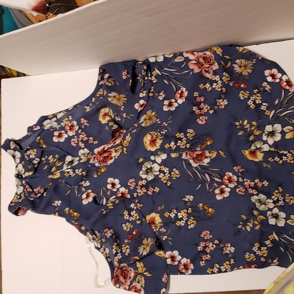 IZ Byer sz XL Blue Floral Halter Blouse - Picture 2 of 6